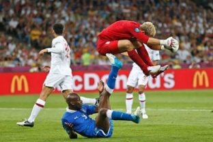 Balotelli, Hart
