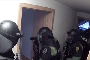drogy, polícia, NAKA, kukláči