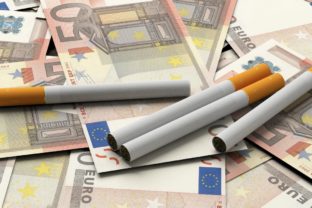 cigarety, peniaze