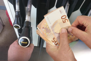 Tankovanie, čerpacia stanica, benzín, nafta