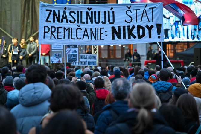 ZHROMAŽDENIE: Za slušné Slovensko